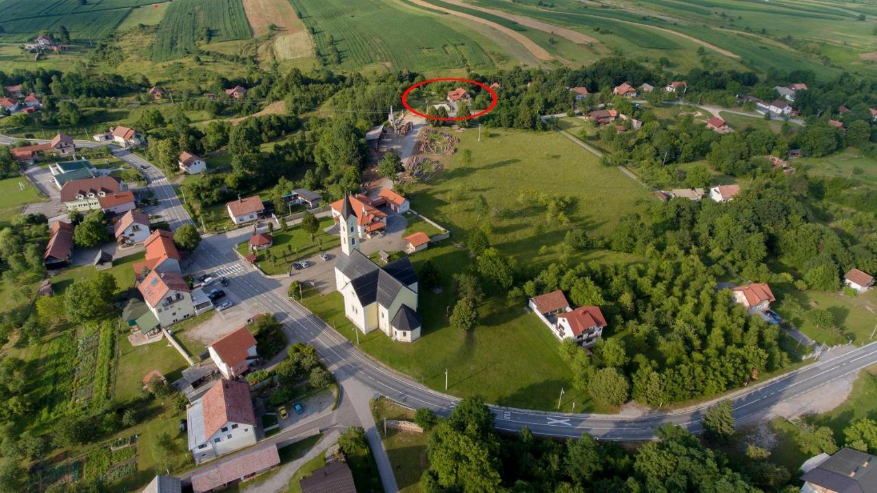 Studio Apartment Karlo Drežnik Grad المظهر الخارجي الصورة