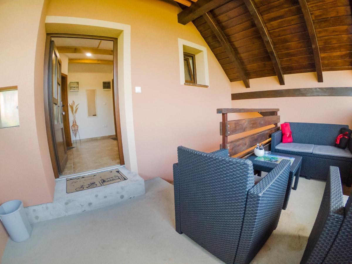 Studio Apartment Karlo Drežnik Grad المظهر الخارجي الصورة